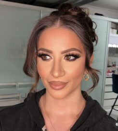 Sandy Makeup Artist